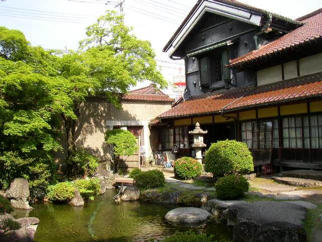 甲斐本家蔵屋敷