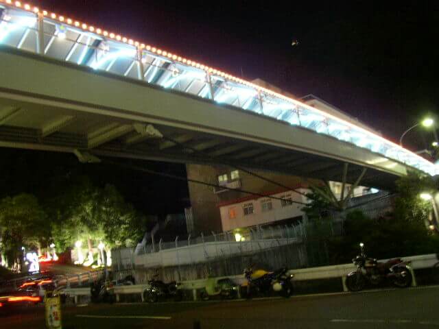 夜の神戸駅